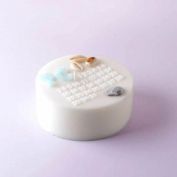 A Handmade Calendar Candle